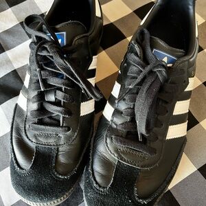 Adidas Samba shoes. Like new. EUC